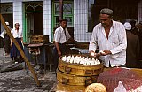 1998 - Stra&szlig;enrestaurant in Kashgar - China: Land und Leute