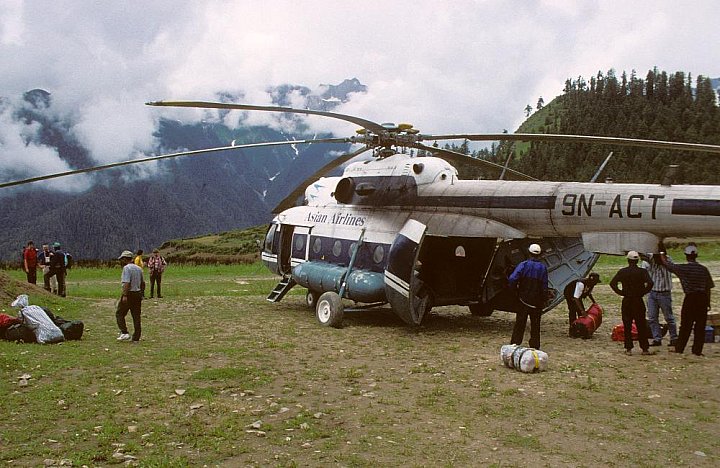 1998 - Per Helikopter von Surkhet nach Simikot - West-Nepal: Landschaft