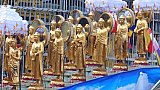 Prozession in Yangon mit Buddha-Statuen - Zentral-Myanmar: Land und Leute
