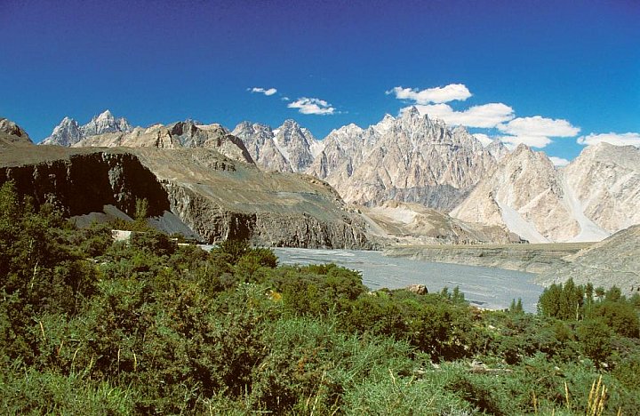 1998 - Ausblick auf die Karun Kho Berggruppe - Nord-Pakistan: Landschaft