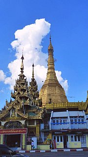Sule Pagode im Stadtzentrum von Yangon - Zentral-Myanmar: Sehensw&uuml;rdigkeiten