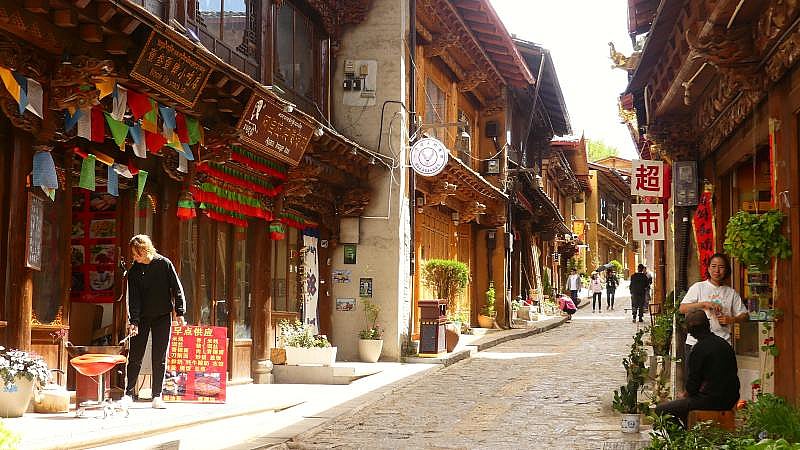 Gassen in der Altstadt Dukezong von Shangri-La - S&uuml;d-Ost-Tibet: Sehensw&uuml;rdigkeiten