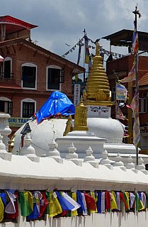 2015 - Besch&auml;digung Chorten der Bodnath Stupa - NEP-Erdbeben