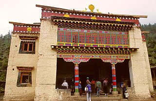 1998 - Dorfkloster im Humla-Karnali-Tal - West-Nepal: Land und Leute