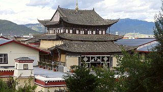 Blick &uuml;ber die Altstadt Dukezong - S&uuml;d-Ost-Tibet: Sehensw&uuml;rdigkeiten