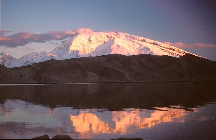 1998 - Sonnenuntergang &uuml;ber der Mustagh Ata - West-China: Landschaft