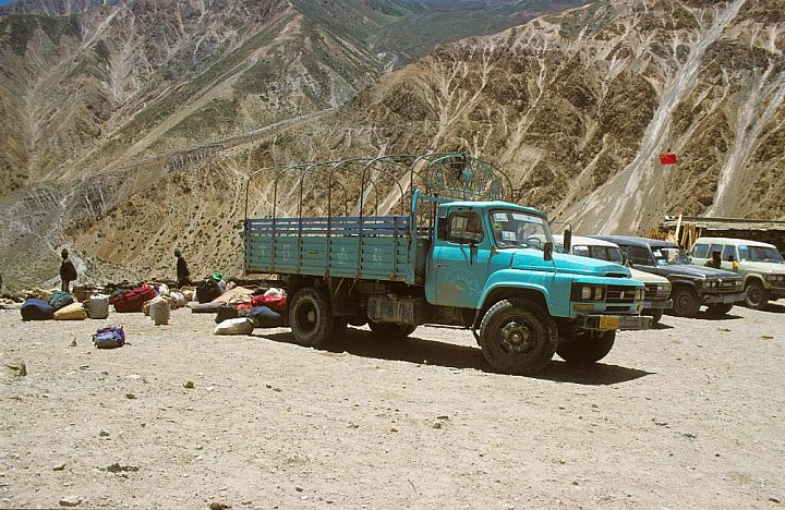 1998 - Begleittruck f&uuml;r unsere Ausr&uuml;stung - Tibet Blog