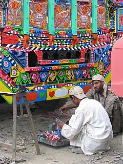 1998 - Kunstvolle LKW-Malerei in Pakistan - Nord-Pakistan: Land und Leute