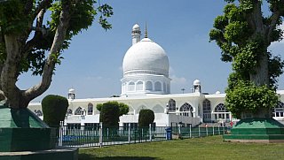 Hazrat Bal Moschee in der N&auml;he von Srinagar am Dal See - Jammu & Kashmir: Sehensw&uuml;rdigkeiten