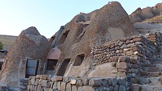 Das Kandovan Laleh Rocky Hotel iam 
 und im Berghang - Nord-Iran: Essen & Schlafen