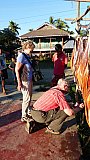 Uwe beim kreativen Fotografieren - West-Myanmar: Land und Leute