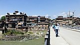 Br&uuml;ck &uuml;ber den Jhelum Flu&szlig; zur Altstadt nach Srinagar - Jammu & Kashmir: Sehensw&uuml;rdigkeiten