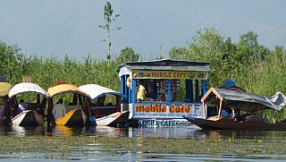 Mobiles Cafe auf dem Dal See - Jammu & Kashmir: Landschaft
