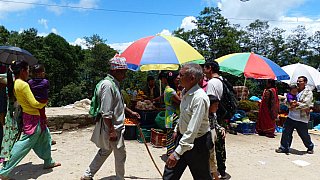 2015 - Dorf im Dholakha Distrikt - Ost-Nepal: Land und Leute