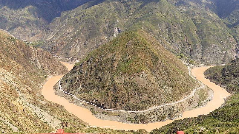 Die gro&szlig;e Schleife des Mekong bei Benzilan - S&uuml;d-Ost-Tibet: Landschaft