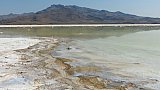 Salziges Ufer des Urumiye See - Nord-Iran: Landschaft