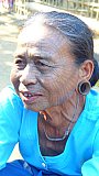 Gesichtst&auml;towierung. - West-Myanmar: Land und Leute