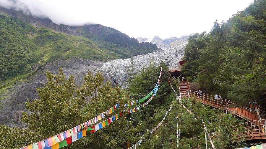 Der Mingyong Gletscher kommt n&auml;her - S&uuml;d-Ost-Tibet: Landschaft
