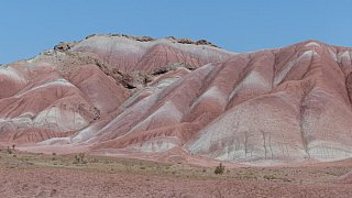 Farbenpr&auml;chtige H&uuml;gelkette im Nordiran - Nord-Iran: Landschaft