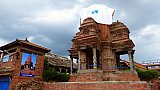2015 - besch&auml;digter Kerdernath Tempel in Bhaktapur - NEP-Erdbeben
