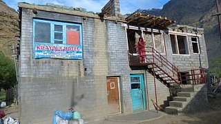 Khayoul G&auml;stehaus in Panikhar im Suru-Tal auf dem Weg nach Zanskar - Zanskar: Essen & Schlafen
