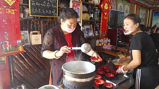 Nudelsuppen-Restaurant in Yanjing - S&uuml;d-Ost-Tibet: Essen & Schlafen