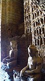 Buddha-Statuen im Kho Thaung Tempel - West-Myanmar: Sehensw&uuml;rdigkeiten
