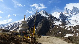Buddhistischer Chorten am Wegesrand - Zanskar: Landschaft