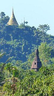 Blick &uuml;ber weitere versteckte Pagoden - West-Myanmar: Sehensw&uuml;rdigkeiten