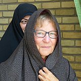 Erika im Besucher-Tschador - Iran-Blog