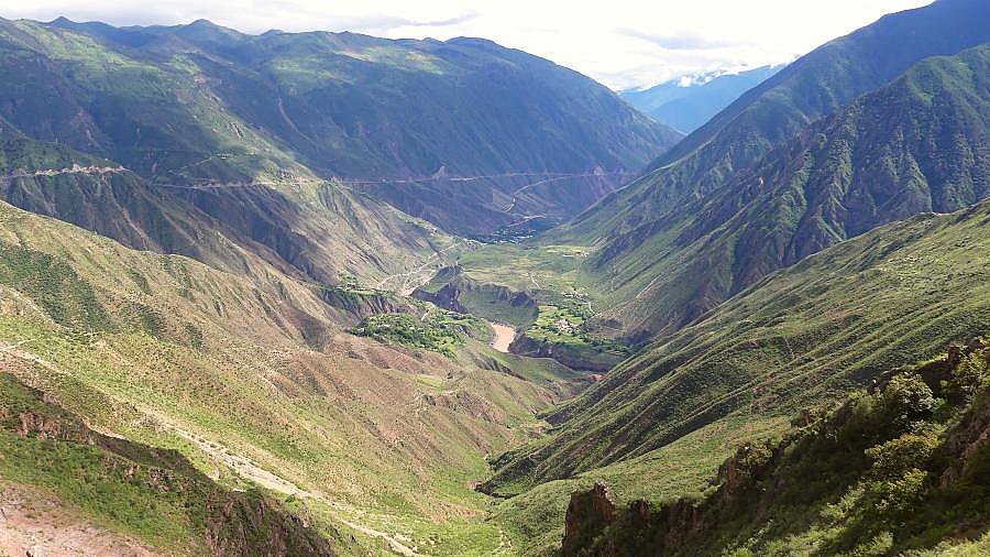 Letzter Blick auf das Mekong-Tal - S&uuml;d-Ost-Tibet: Landschaft