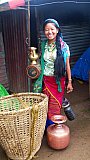 Junge Frau in Fikuri - Helambu-Langtang: Land und Leute