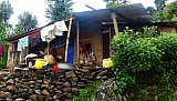 2015 - einfache H&uuml;tte im Dorf Fikuri - Helambu-Langtang: Land und Leute