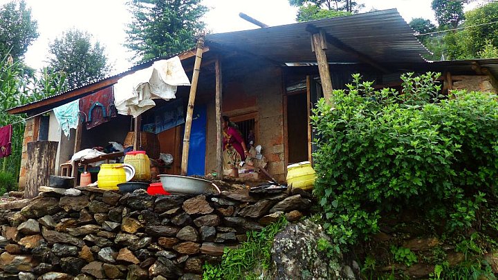 2015 - einfache H&uuml;tte im Dorf Fikuri - Helambu-Langtang: Land und Leute