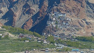 Blick vom Zanskar-Tal aus auf das Karsha Kloster - Zanskar: Landschaft