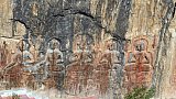 Steinrelief mit Buddha-Darstellungen - Zanskar: Sehensw&uuml;rdigkeiten