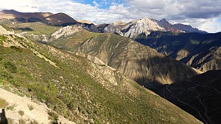 Grandiose Bergwelt rund um dem Gam La Pass - S&uuml;d-Ost-Tibet: Landschaft