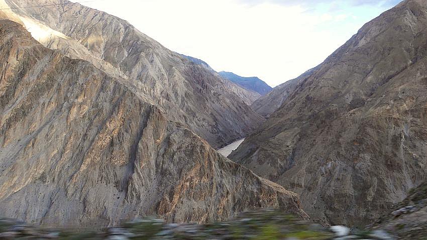 Salaven-Flusstal - S&uuml;d-Ost-Tibet: Landschaft