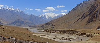 Grandiose Landschaft entlang des Zanskar-Flusses - Zanskar: Landschaft