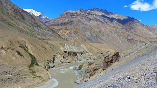 Zanskar-Flu&szlig; im sich verengenden Tal - Zanskar: Landschaft
