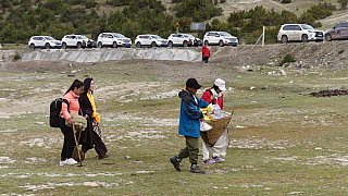 Chinesische Touristen am Rawu See - S&uuml;d-Ost-Tibet: Landschaft