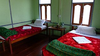Doppelzimmer im Oasis Eco Resort in Kamphelet - West-Myanmar: Essen & Schlafen