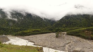 Parlung Fluss im engen Flusstal - S&uuml;d-Ost-Tibet: Landschaft