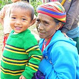 Chin-Dame mit Kind bei Kampalet - West-Myanmar: Land und Leute
