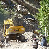 Bagger auf der Stra&szlig;e - IND-Blog-Bilder