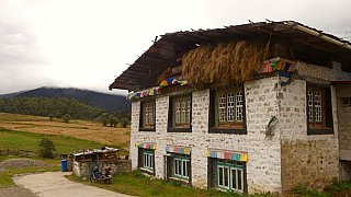 Traditionelles tibetisches Haus - S&uuml;d-Ost-Tibet: Land und Leute