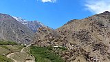 Kleines Bergdorf am Berghang - Zanskar: Landschaft