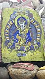 Mani-Stein mit Bildnis - S&uuml;d-Ost-Tibet: Sehensw&uuml;rdigkeiten