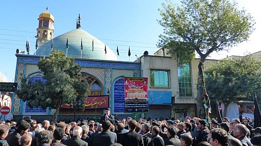 Prediger beim Ashoura-Festumzug - Nord-Iran: Land und Leute