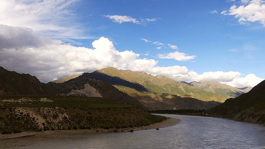 Yarlung Tsangpo Tal in Tibet - Zentral-Tibet: Landschaft